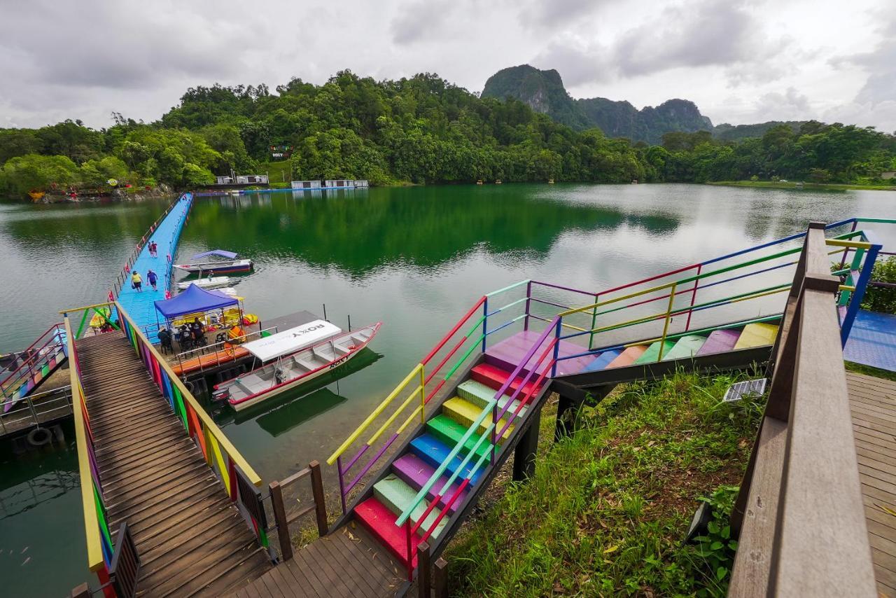 Roxy Tasik Biru Resort City Bau 외부 사진