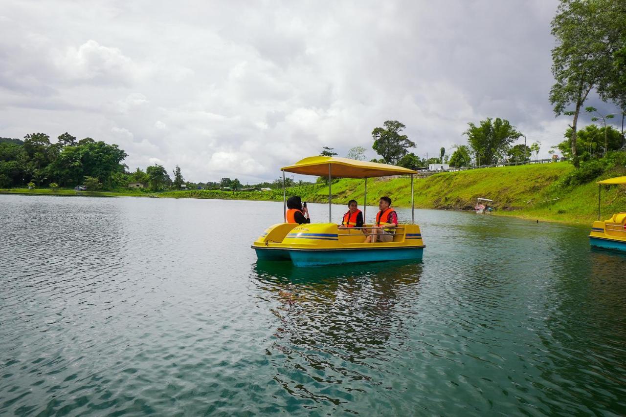 Roxy Tasik Biru Resort City Bau 외부 사진