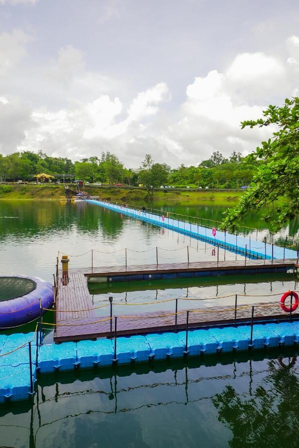 Roxy Tasik Biru Resort City Bau 외부 사진