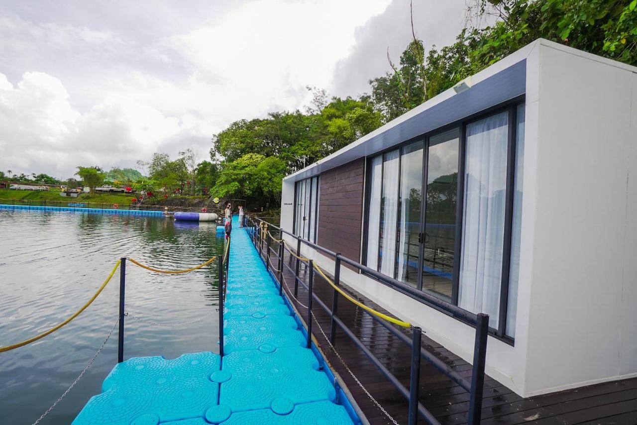 Roxy Tasik Biru Resort City Bau 외부 사진
