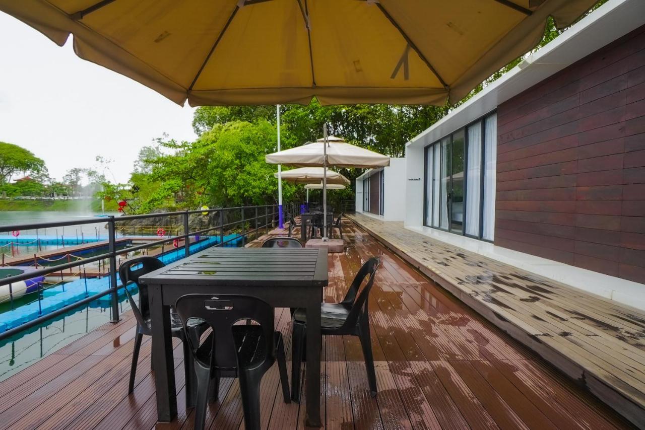 Roxy Tasik Biru Resort City Bau 외부 사진