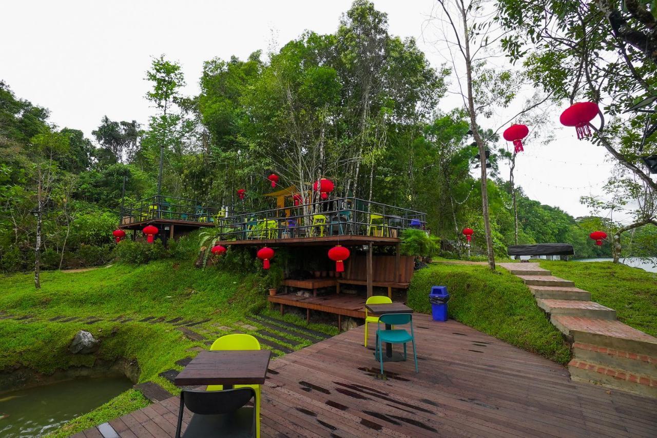 Roxy Tasik Biru Resort City Bau 외부 사진