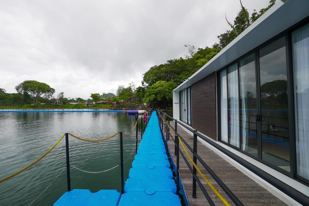 Roxy Tasik Biru Resort City Bau 외부 사진