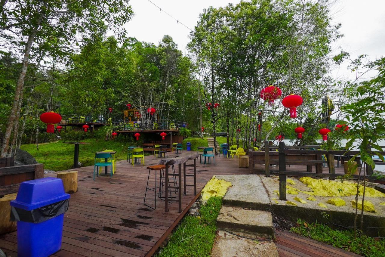 Roxy Tasik Biru Resort City Bau 외부 사진