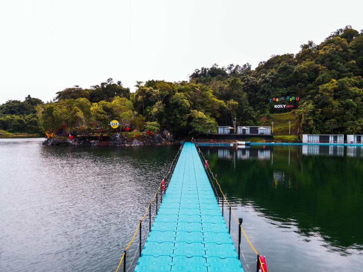 Roxy Tasik Biru Resort City Bau 외부 사진