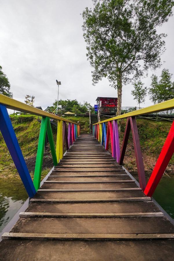 Roxy Tasik Biru Resort City Bau 외부 사진